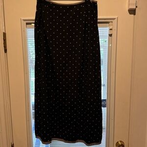 Women’s size 14, Liz Claiborne, long, 100% silk skirt. Black and gold.